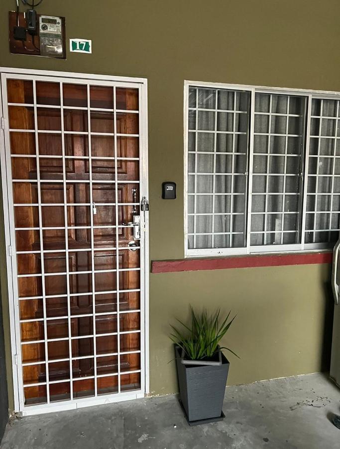 Theatbas Homestay 17 In Seri Iskandar Perak 3 Bedroom Bota 外观 照片